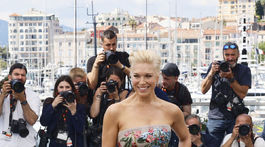 Herečka Hannah Waddingham prišla v šatách Elie Saab. 