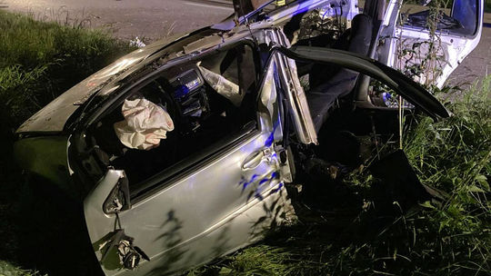Auto roztrhlo na dve časti. 23-ročná žena nemala šancu
