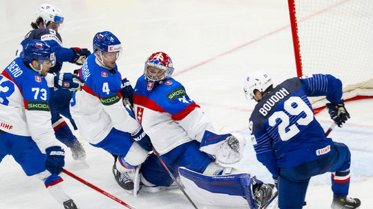 Keď máte oči aj hore, Slováci sú ako Česi. Sporný moment na kocke? Na MS to nie je zvykom. Országh chváli Hlavaja