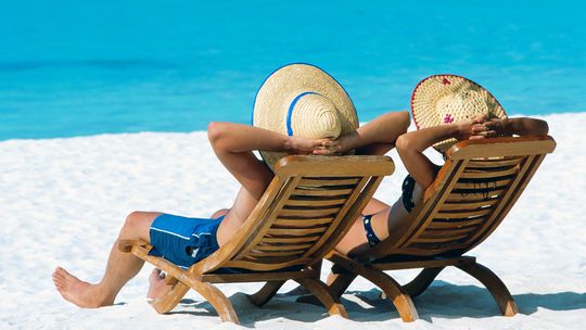 Koľko Slovákov vyjde letná dovolenka? Rodiny si za zájazd priplatia aj stovky eur