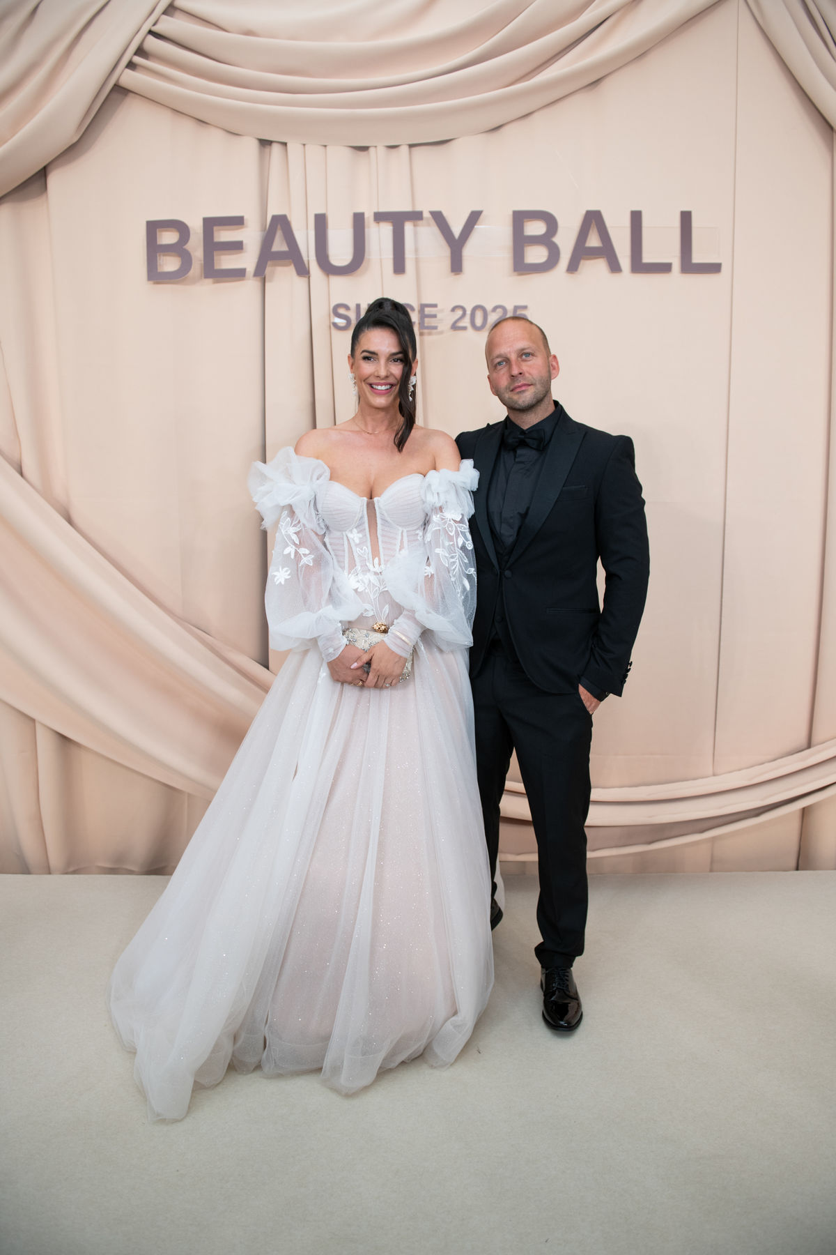 Moderátorka Soňa Skoncová prišla aj s manželom. 