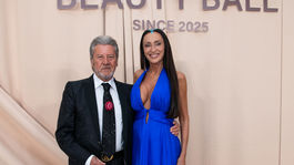 Speváčka Sisa Sklovska a jej manžel Juraj Lelkes na podujatí Beauty Ball 2025.