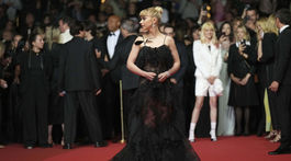 Herečka Imogen Poots v kreácii Rodarte.