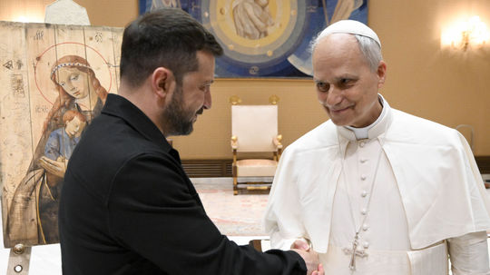 Z Istanbulu do Vatikánu: pápež Lev XIV. je ochotný hostiť mierové rozhovory medzi Ukrajinou a Ruskom 