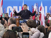 Rafal Trzaskowski, Poľsko