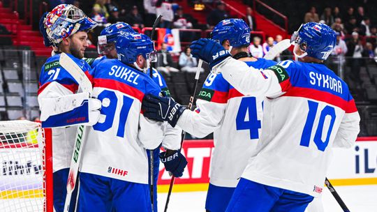 NÁZOR: Slováci padli, hľadá sa vinník. Hráči okolo Sukeľa? Šatan? Slafkovský a spol.? V týchto riadkoch sa nájdete vy i novinári