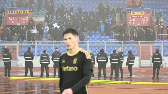 Slavia Praha "zarezala" rivala. Sparta klesla, je mimo pohárovej Európy a diváci sa jej otočili chrbtom