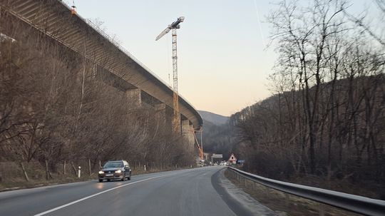 Výstavba rýchlostnej cesty R2 Kriváň - Mýtna