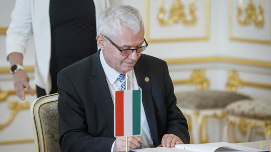 Ako generálny prokurátor abdikoval, aby vyhovel Orbánovi. Poltu schválili za ústavného sudcu, bude aj šéfom?