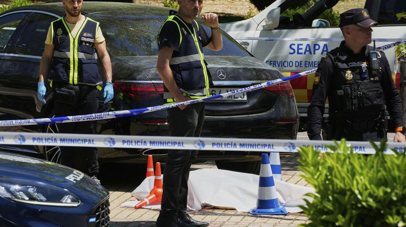 CORRECTION Spain Ukraine Shooting