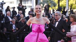 Eva Herzigová v kreácii Balenciaga Haute Couture