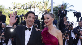 Herec Adrien Brody a jeho partnerka Georgina Chapman.