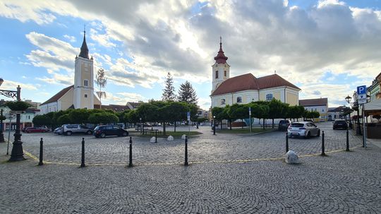 Parkovanie v okresnom meste bolo nedávno úplne zadarmo. Teraz ho samospráva chcela rozšíriť, ale narazila na odpor poslancov