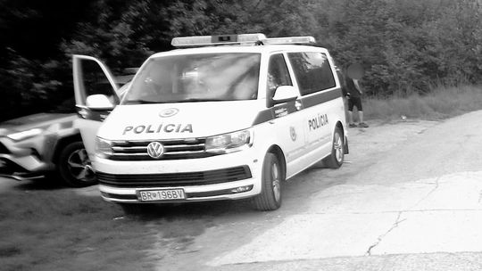 Obrovská tragédia: Vodič pri pohýnaní dodávky zrazil ročné dieťa, v nemocnici zraneniam podľahlo