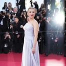 Scarlett Johansson v róbe Prada
