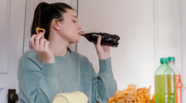 Spôsobuje nízky tlak, závraty, dokonca mdloby a srdce bije rýchlejšie. Mnohí ho podceňujú a myslia si, že stačí len piť kávu