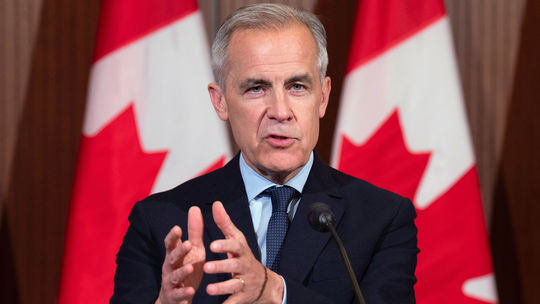 Kanadský premiér sa ospravedlnil Trumpovi za reklamu za reklamu kritizujúcu clá. Vo vzťahoch Kanady a Číny nastal podľa neho zlom 