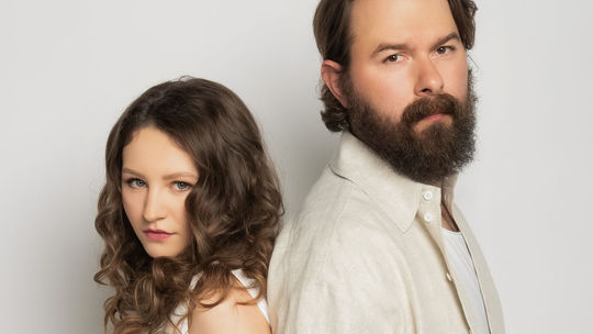 Zľava: Herečka Viktória Šuplatová a Richard...