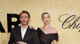 Herec Ed Westwick a jeho partnerka Amy Jackson.