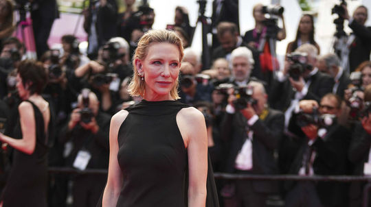 Herečka Cate Blanchett v kreácii Louis Vuitton...