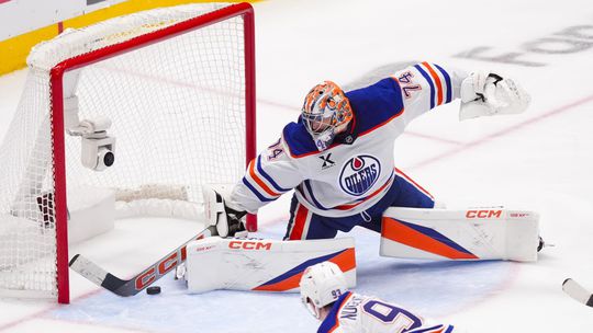 Čisté konto a zákrok z inej dimenzie. Edmonton vyrovnal stav série, hrdinom brankár Skinner