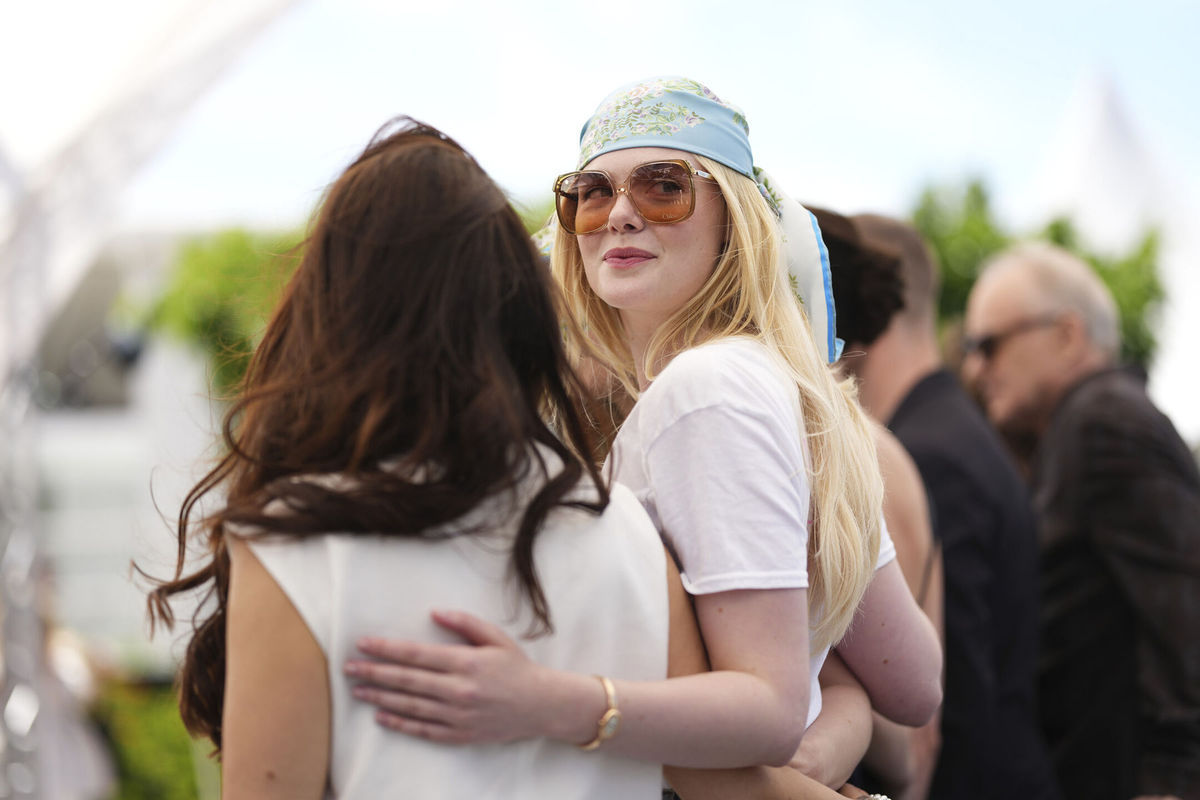 Herečka Elle Fanning siahla po slnečných...