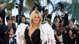 Adriana Sklenaříková Karembeu 