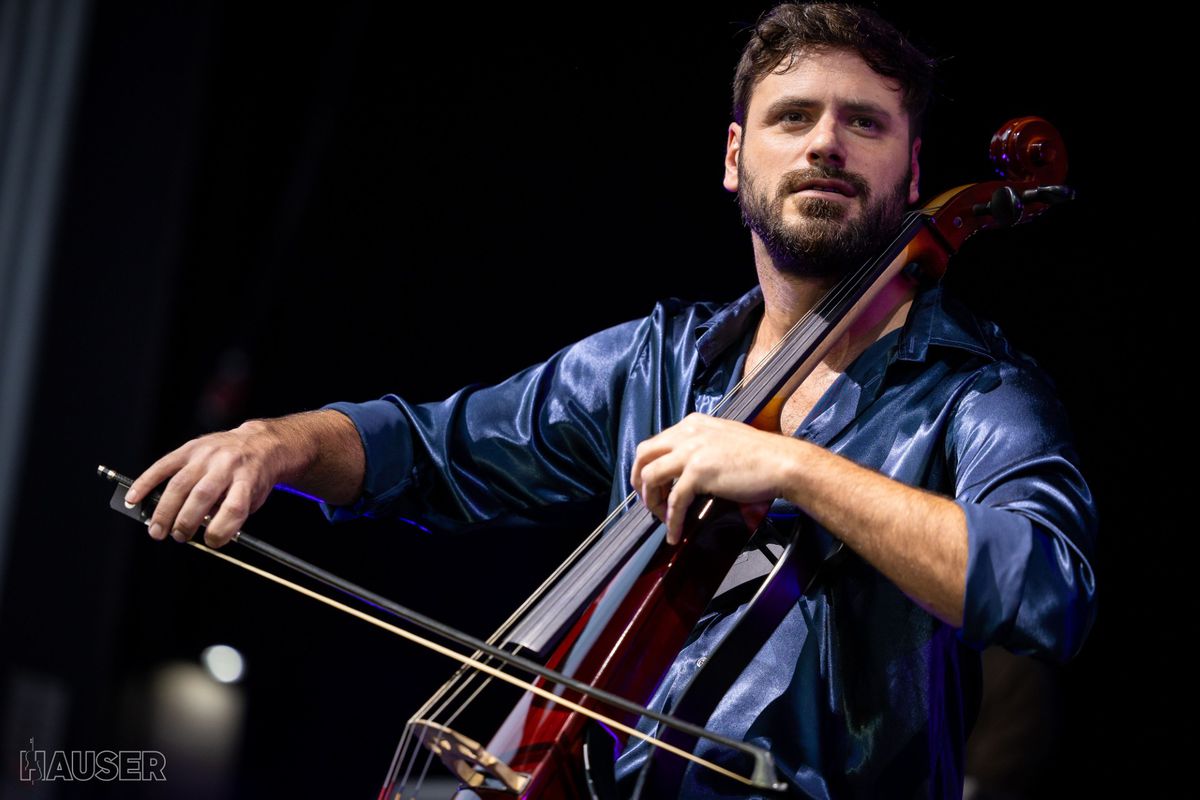 Chorvátsky violončelista HAUSER.