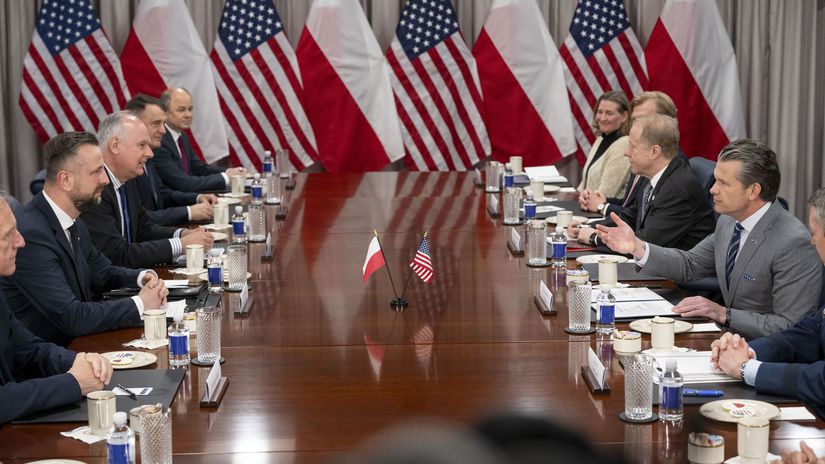 Pete Hegseth, USA, Poľsko, Wladyslaw...