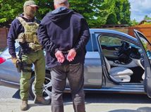 Prevádzač / Polícia /