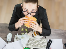 Jete do úplnej sýtosti? Nerobte to. Osvojte...