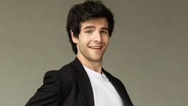 Herec Kristián Baran na návšteve redakcie Pravdy.