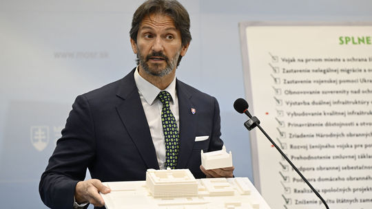 Ministerstvo pre všetko? Fico vychválil Kaliňáka do neba. Opozícia mu vyčíta nákupnú horúčku a financovanie iných rezortov