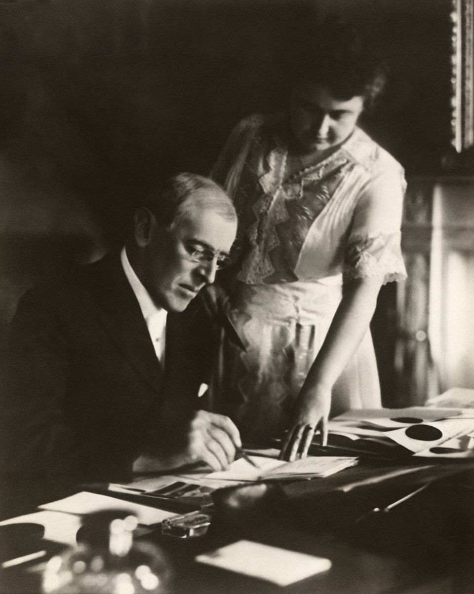 Woodrowovi Wilsonovi pomáha v r. 1920...