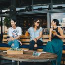 kaviareň, reštaurácia, priateľky, ľudia, pivo, kola, stretnutie, rozhovor, kamarátky