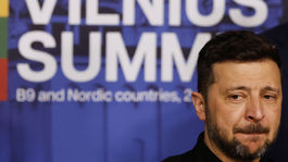 Ukrajinský prezident Volodymyr Zelenskyj čaká...
