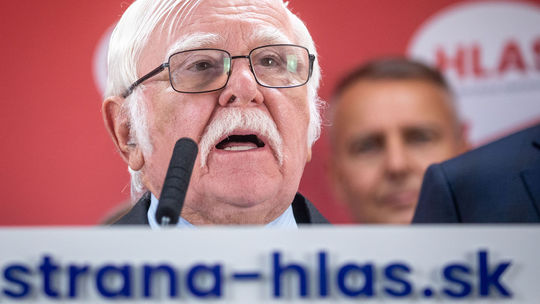 Podľa Demokratov dostala Jednota dôchodcov od ministra Tomáša 800-tisíc eur: Za lojalitu sa platí