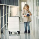 lietadlo, letisko, kufor, dieťa, cestovanie, dovolenka, batožina, pas, doklady