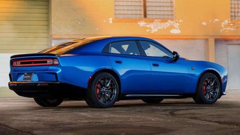 Balík Track obohatí Charger o 20-palcové kolesá...