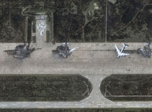 VIDEO: Žiadne neboli zničené, iba poškodené. Opravíme ich, tvrdí Moskva o bombardéroch, z ktorých zostal iba prach