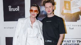 Dizajnér Michael Kováčik a česká modelka a moderátorka Iva Kubelková. 