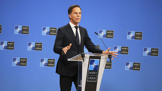 NATO: Rutte odmietol výzvy na obrannú nezávislosť Európy na Amerika