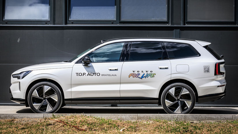 Na dĺžku má EX90 o 80 mm viac ako XC90, je ale...