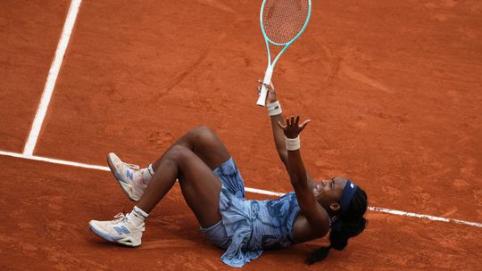 Finálová dráma, jednotka padla. Sobolenková rozhadzovala rukami, antukovou kráľovnou je Gauffová