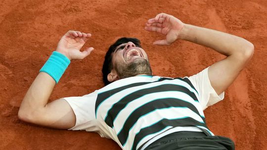 Alcaraz pro zranění zápěstí vynechá Roland Garros i generálku v Římě