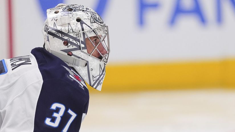 Connor Hellebuyck