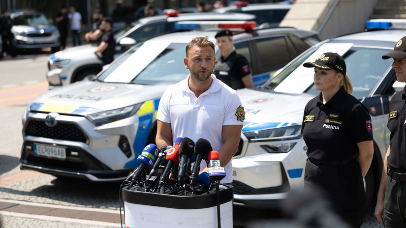 Minister vnútra Matúš Šutaj Eštok (Hlas) a...