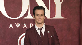 Jonathan Groff