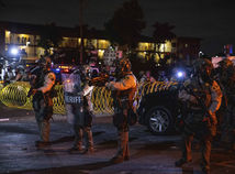 USA garda nasadenie protesty ICE Los Angeles nepokoje
