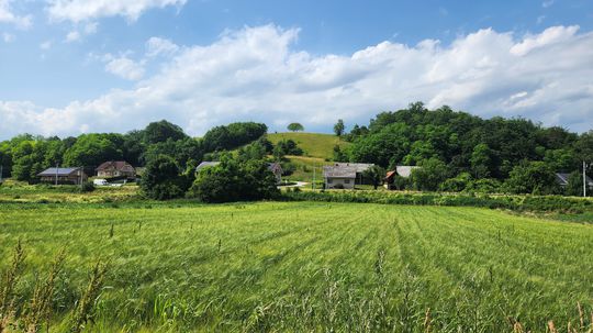 Socha bola umiestnená asi desať kilometrov od...